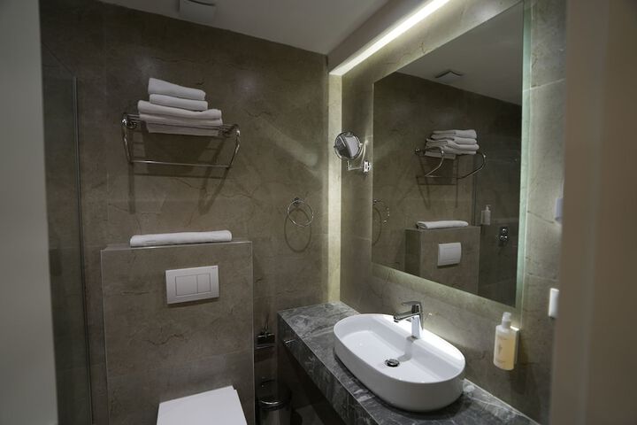 Room 42 of 51