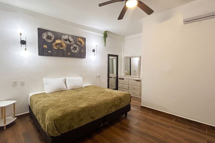 Room 12 of 37