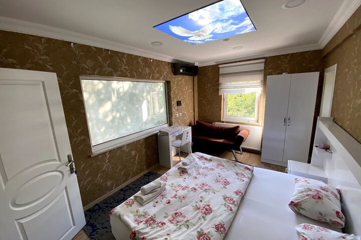 Room 34 of 166