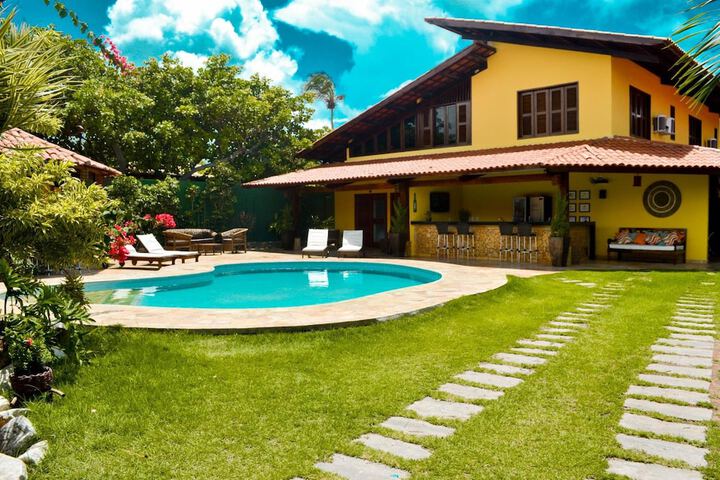 Hotel Pool