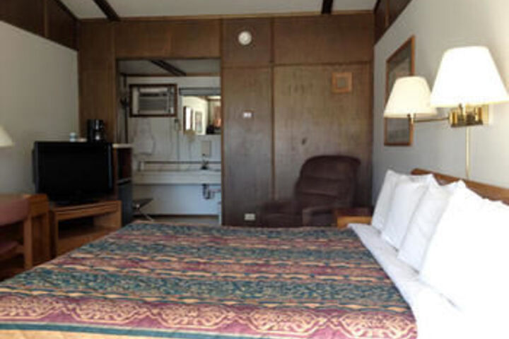 Room 6 of 7