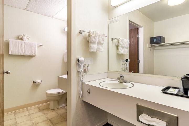 Room 30 of 116