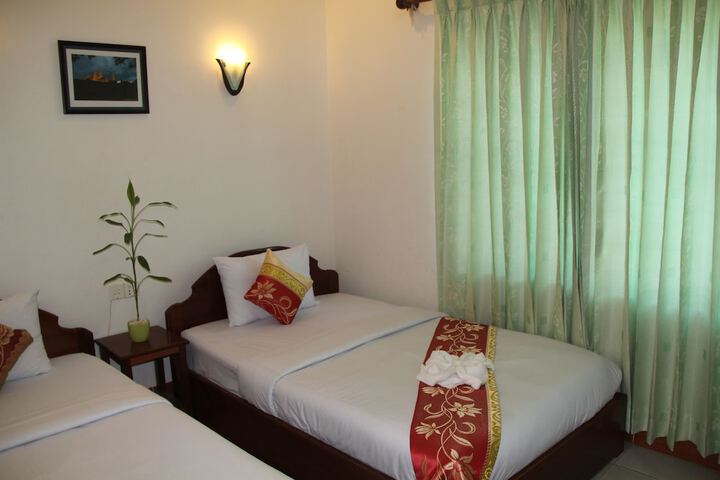 Room 6 of 45