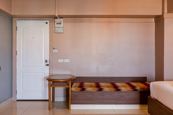 Room 50 of 93