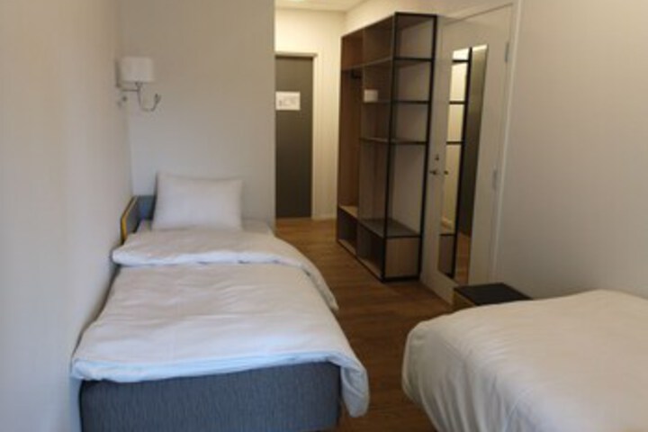 Room 37 of 46
