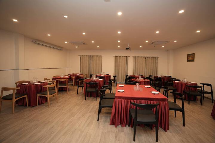 Ballroom/Hall 14 of 20