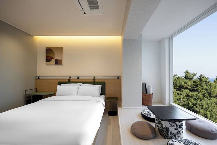 Room 53 of 89