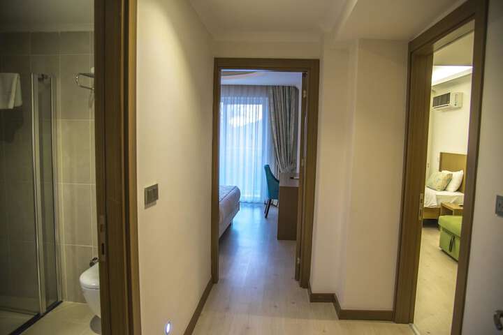 Room 26 of 62
