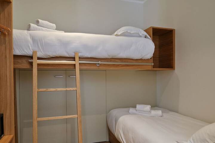 Room 21 of 62