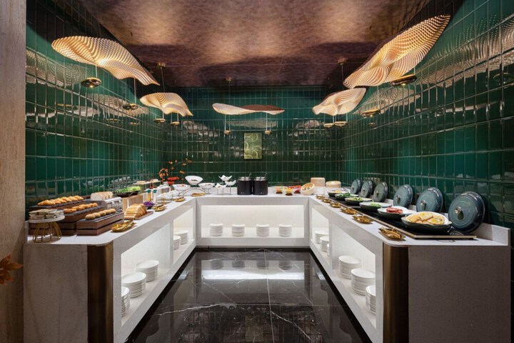 Dining 8 of 8