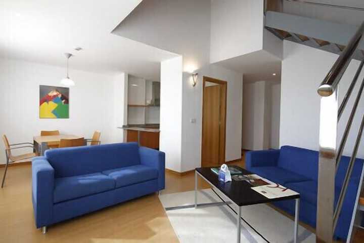 Room 9 of 20