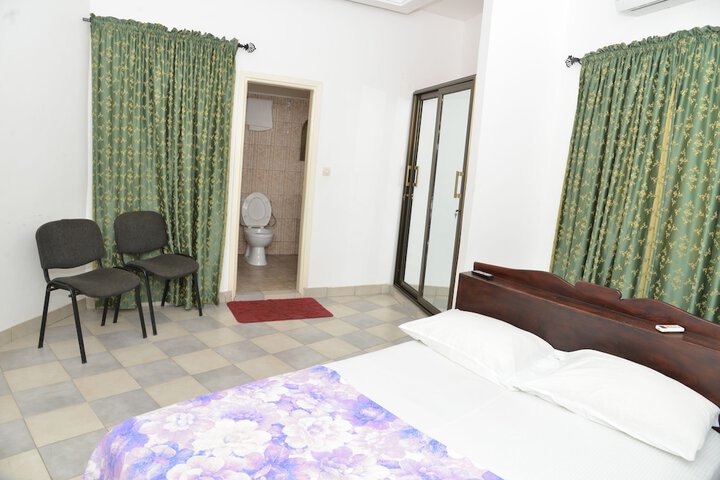 Room 14 of 30