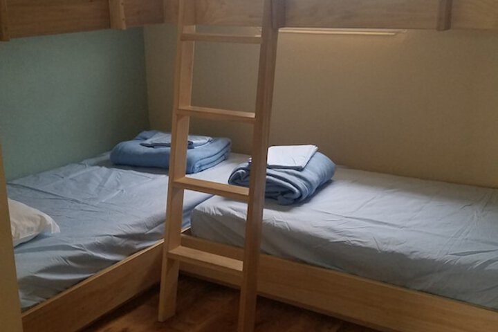 Room 4 of 33