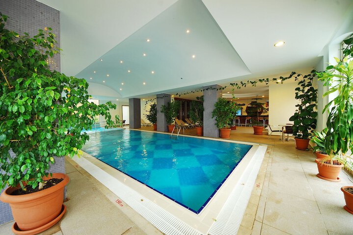 Pool 13 of 43
