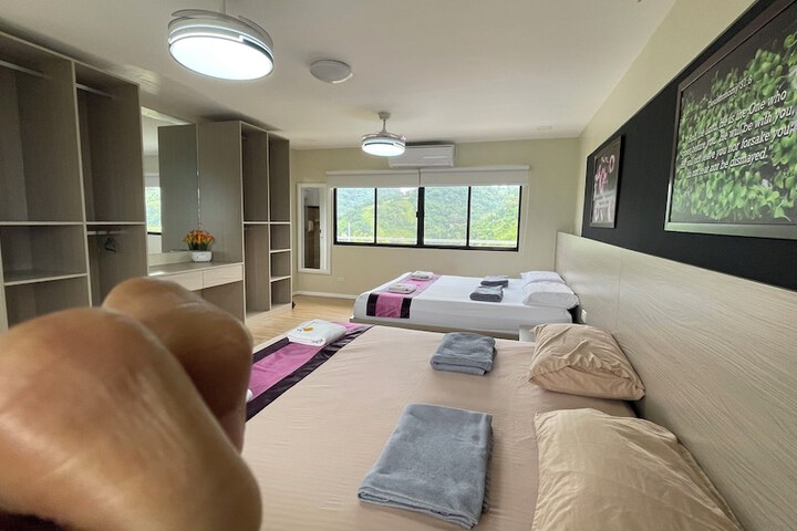 Room 15 of 104