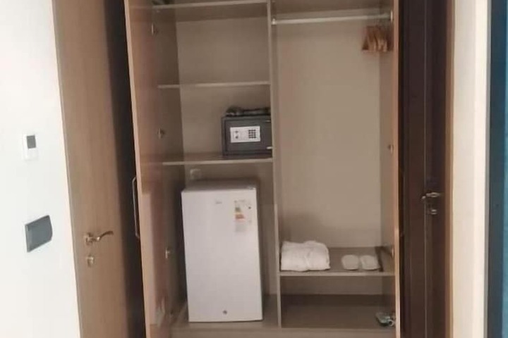 Room 13 of 49
