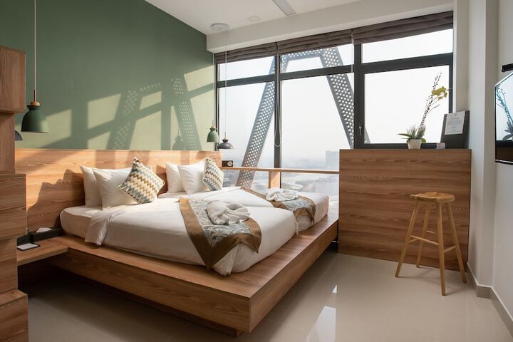 Room 9 of 115