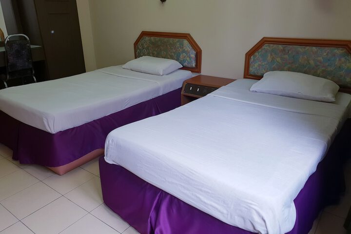 Room 9 of 27