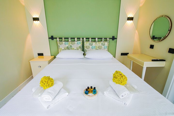 Room 27 of 61
