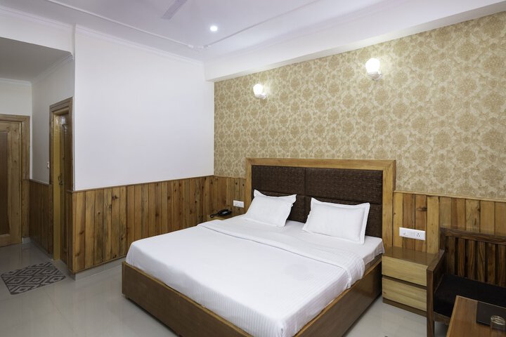 Room 14 of 35