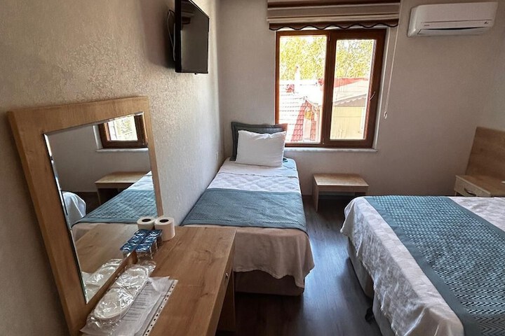 Room 6 of 20
