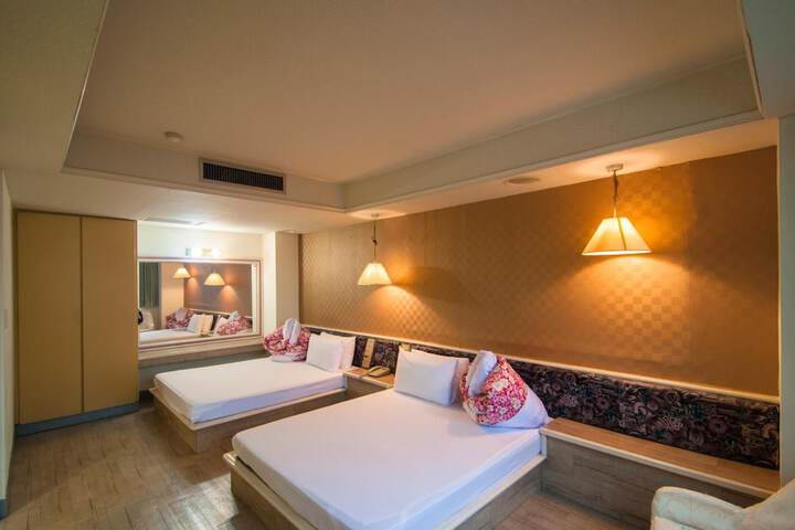 Room 41 of 74