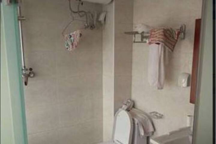 Room 3 of 21