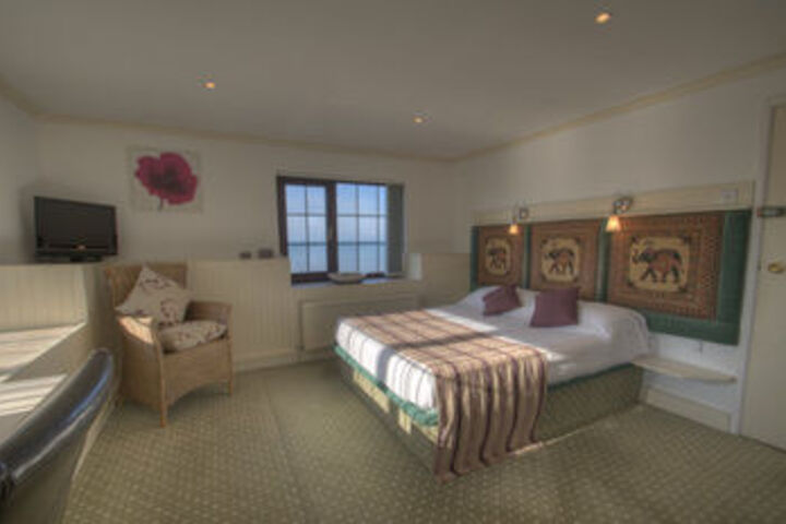 Room 2 of 4