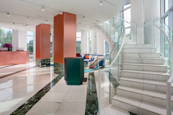 Concierge desk