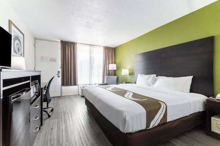 1 King Bed (17 of 23)