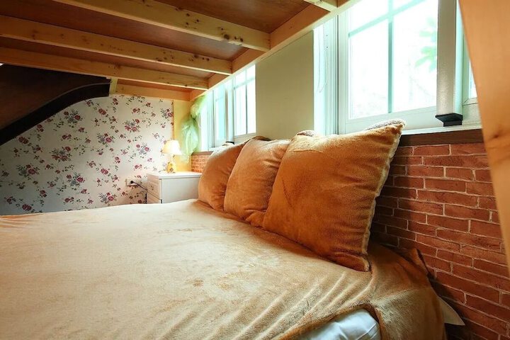 Room 27 of 60