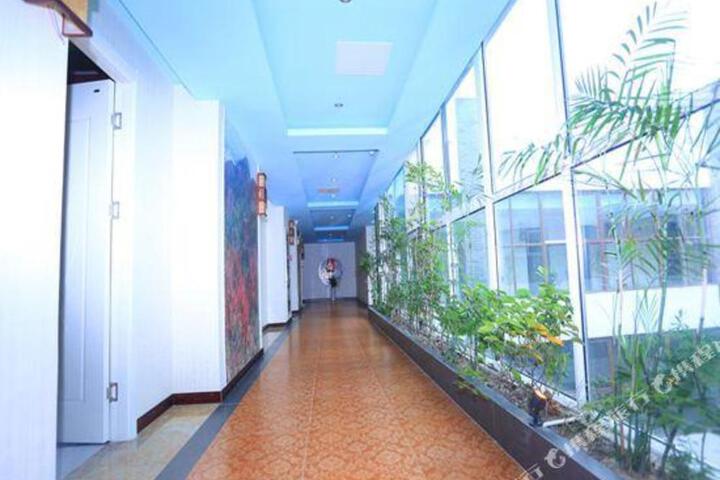 Zaishuiyifang Theme Hotel