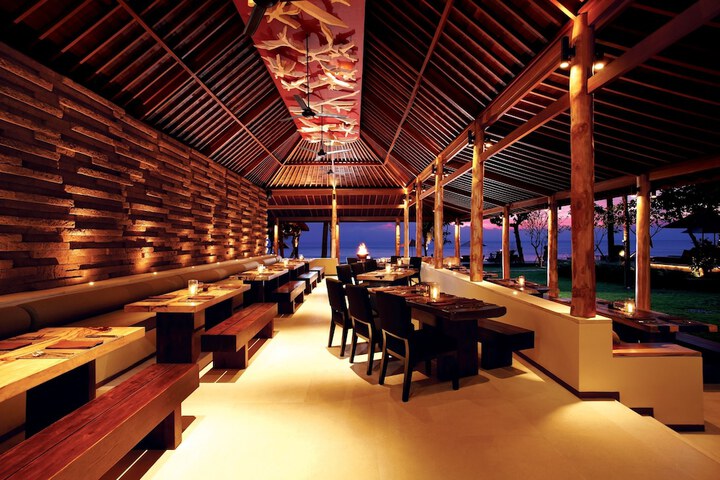 Dining 86 of 137