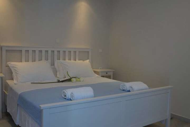 Room 5 of 32