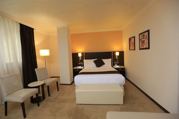 Room 13 of 66