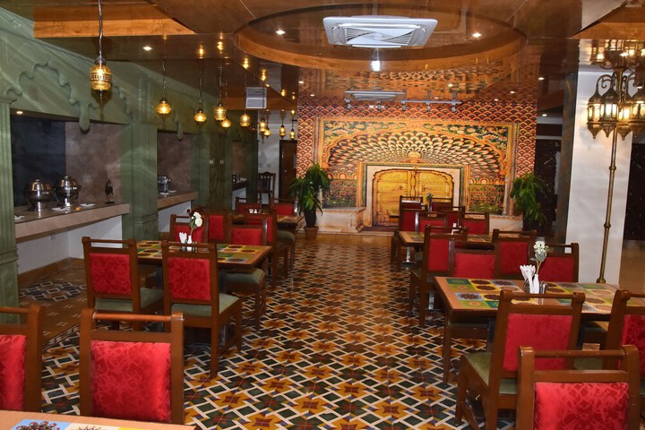 Dining 42 of 56