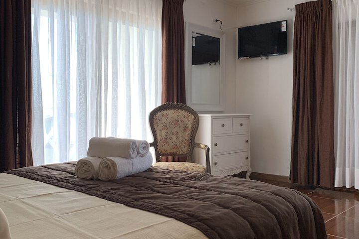 Room 18 of 157
