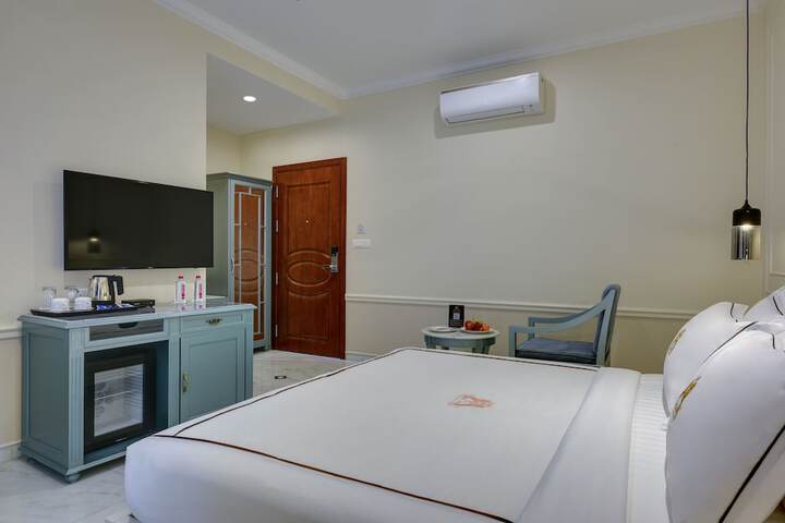 Room 8 of 23