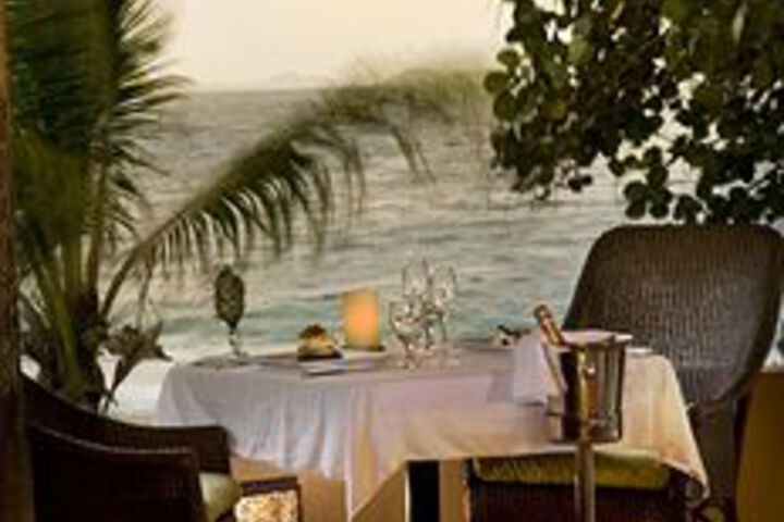 Dining 17 of 21