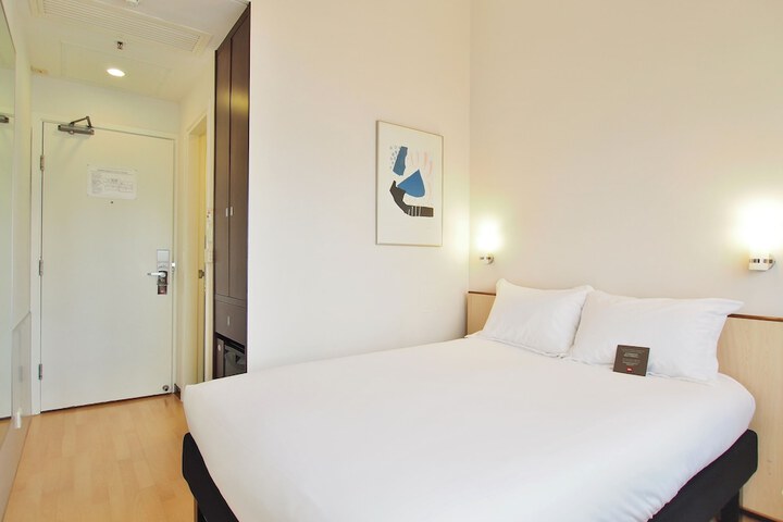 Room 11 of 81