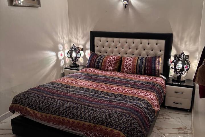 Room 5 of 18