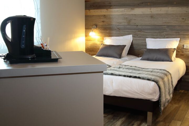 Room 9 of 38