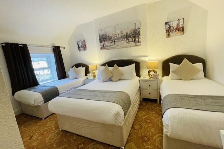 Room 15 of 30