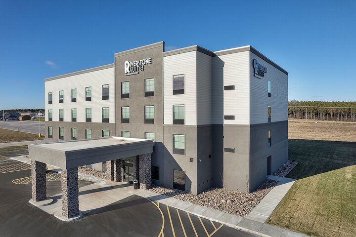 Riverstone Suites - Chippewa Falls in Chippewa Falls, WI