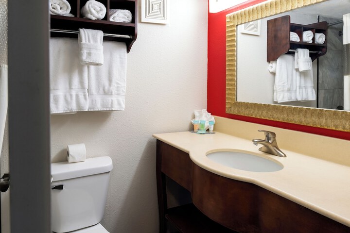 1 Bedroom Suite 2 Queen Beds (3 of 7)
