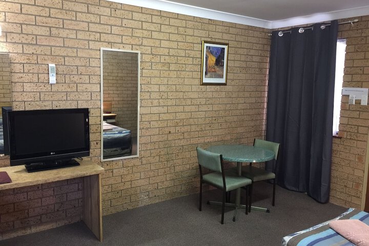 Room 5 of 44