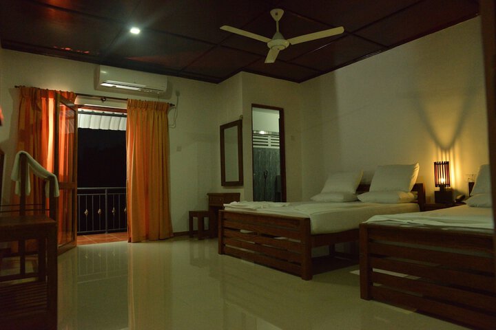 Room 6 of 151
