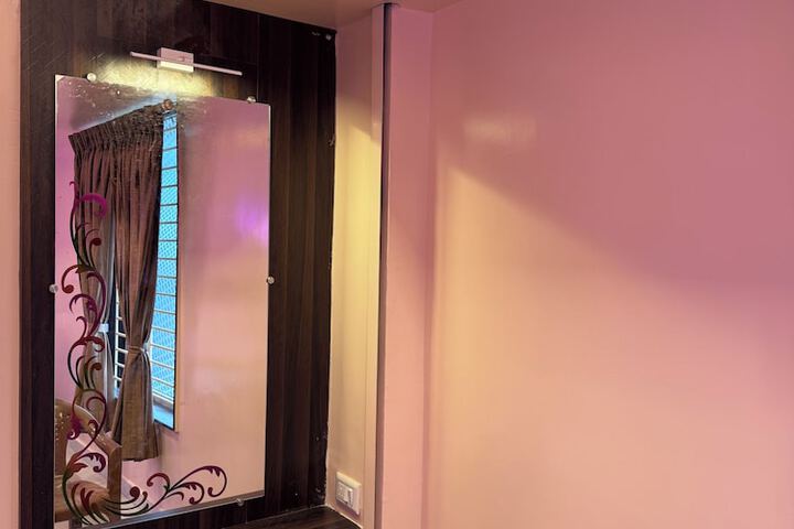 Room 15 of 31