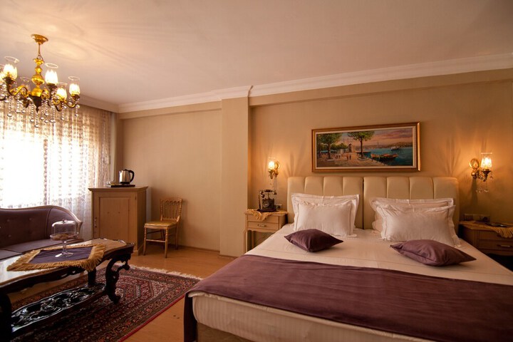 Room 9 of 49
