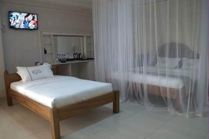 Room 4 of 24